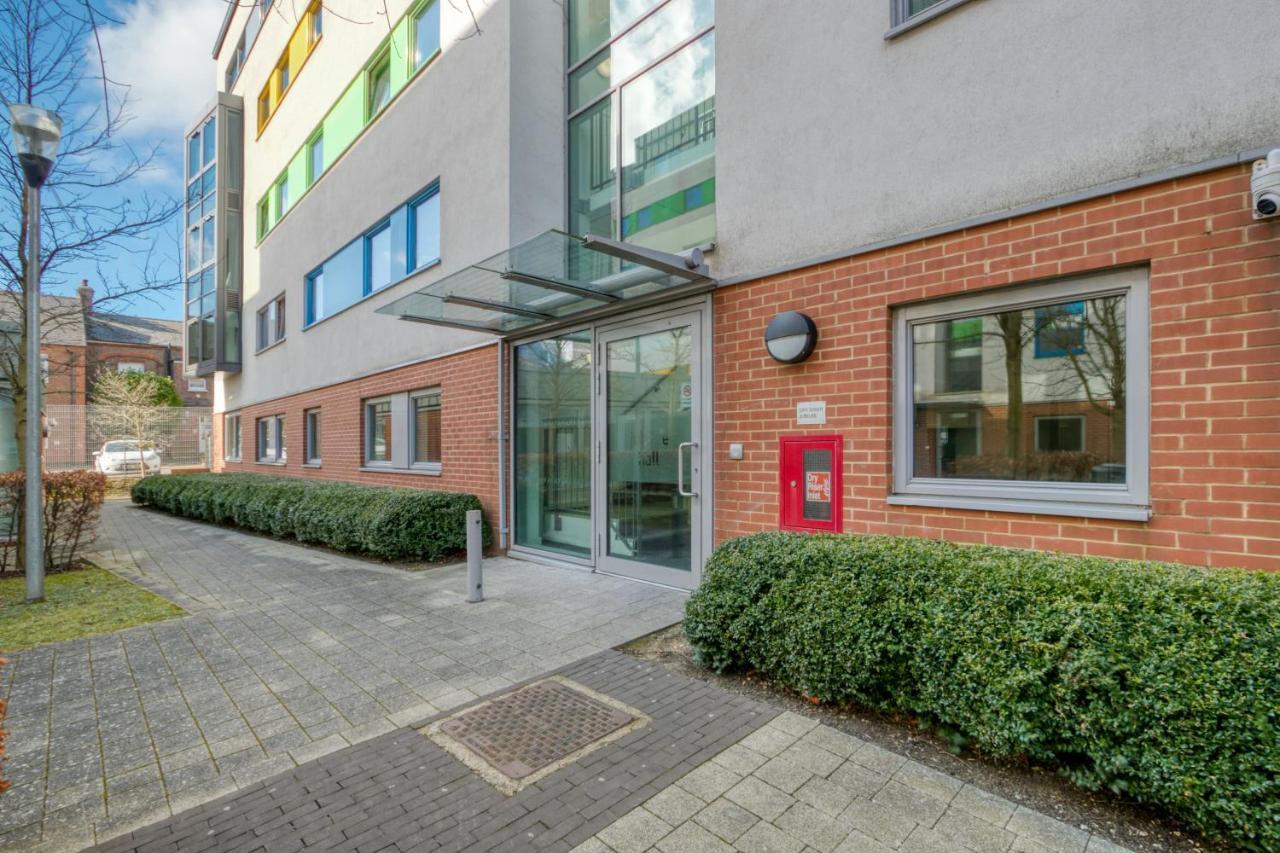 Bright & Central Studio In Luton, Sleeps 2 Luton  Zewnętrze zdjęcie